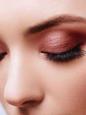 Makeup Revolution Ultimate Nudes Eyeshadow Palette - Medium (9 g)