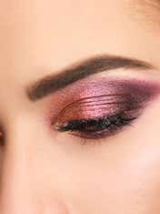 Makeup Revolution Ultimate Nudes Eyeshadow Palette - Dark (9 g)
