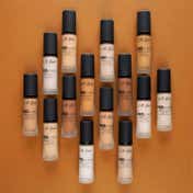L.A. Girl PRO Color & PRO Matte Foundation - Nude (30 ml)