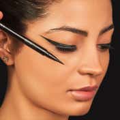 Renee Cosmetics Pointy End Sketch Pen Eyeliner - Black (1.5 ml)