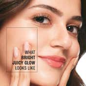 Lakme Blush and Glow Strawberry + Vitamin C Jelly Face Wash (150 g)