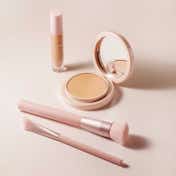 Kylie Cosmetics Natural Blur Powder Foundation - 8C (10 g)