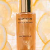 SAMER KHOUZAMI Instant Light Spray Makeup Base - Lime Blossom (30 ml)
