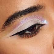 M.A.C Dazzleshadow Liquid Glitter - Diamond Crumbles (4.4 ml)