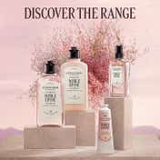 L'Occitane Noble Epine Body Lotion (May Blossom) - (250 ml)