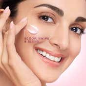 Pond's Bright Beauty Light Cream with UV Filter Niasorcinol Fades Dark Spots Brightens Skin (24 g)