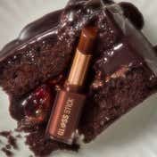 Makeup Revolution Pout Lip Gloss Stick - Chocolate Ganache (3 g)