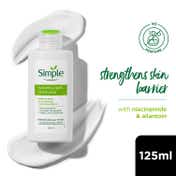 Simple Hydrating Light Moisturiser 12HR Hydration Non Greasy Moisturizer for a Smooth Skin (125 ml)