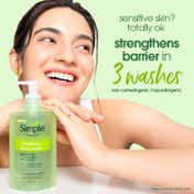 Simple Refreshing Facial Wash 100% Soap Free Perfect for Sensitive Skin (250 ml)
