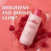 mCaffeine Brightening Body Wash 5% Niacinamide & Raspberry Boosts Glow, 5% Glycerine (300 ml)