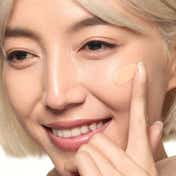 KIKO Milano Love Fusion 24H Moisture Radiant Foundation - 5NG Neutral Gold (30 ml)
