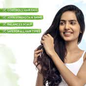 Mamaearth Onion Hair Oil with Redensyl (50 ml) Is Safe for All Hair Types
