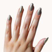 Hyue Chrome Glazed Nail Paint - Icy Silver (8 ml)