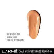 Lakme 9to5 Powerplay Mousse Foundation - Beige Caramel (25 g)