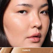 M.A.C Strobe Beam Liquid Bronzer - Flashlite (4.3 ml)