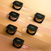 Lakme Forever Matte Compact Smooth Finish Lasts for 12 Hrs Even Toned Look - Shell (9 g)