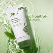 Plum Green Tea Pore Cleansing Gel Face Wash with Glycolic Acid Fights Acne & Oil Clear Skin (150 ml)