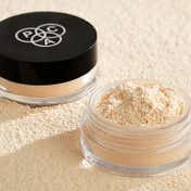 PAC HD Powder Mini Absorbs Oil Shine Ultra Blurring Matte Finish Prevents Flashbacks - Banana (2 g)