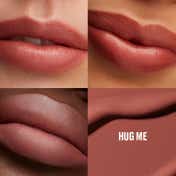 M.A.C Lustreglass Sheer-Shine Lipstick - Hug Me (3 g)