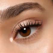 essence Mono Eyeshadow Pearly - 02 Silky Taupe (2 g)