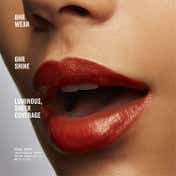 M.A.C Lustreglass Sheer-Shine Lipstick - Hug Me (3 g)