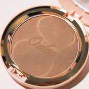 Oulac Sensual Touch Powder Sunkissed Bronzer - B02-Gold Coast (8.5 g)