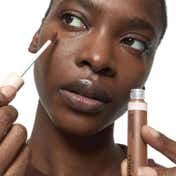 KIKO Milano Love Fusion 24H Moisture Radiant Concealer - 24 Dark Cocoa (8 ml)