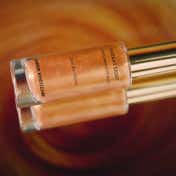 SAMER KHOUZAMI Instant Light Spray Makeup Base - Lime Blossom (30 ml)
