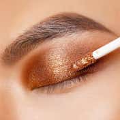 Oulac Liquid Diamond Glow Color - SA02-Cream (5.8 g)