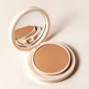 Kylie Cosmetics Natural Blur Powder Foundation - 5WN (10 g)