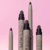 Essence Satin Blend Gel Eyeliner - 01 Pure Black (0.22 g)