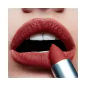 M.A.C Powder Kiss Lipstick - Devoted To Chili (3 g)