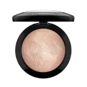 M.A.C Mineralize Skinfinish Highlighter - Soft And Gentle (10 g)