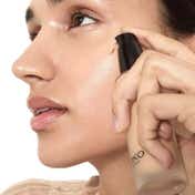 KIKO Milano Love Fusion 24H Moisture Radiant Foundation - 5.5NR Neutral Rose (30 ml)