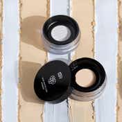 PAC HD Powder Absorbs Oil Shine Ultra Blurring Matte Finish Prevents Flashbacks - Banana (8 g)