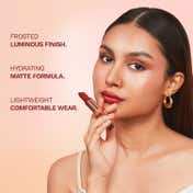 Pilgrim Glitter Lipstick Luxurious 3D Glitter Formula With Matte Finish - 04  Arabian Nites (4.2 g)