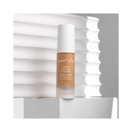 Pigment Play 3-in-1 Cover + Enhance + Nourish Foundation & Concealer - 07 Sand Beige (30ml)