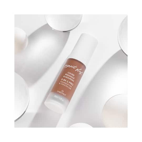 Pigment Play 3-in-1 Cover + Enhance + Nourish Foundation & Concealer - 11 Chestnut (30ml)