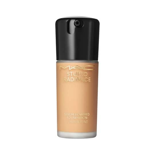 M.A.C Studio Radiance Serum Powered Foundation - NC40 (30ml)