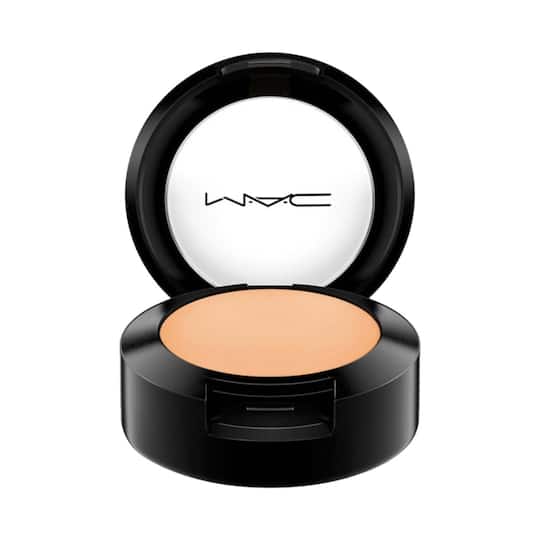 M.A.C Studio Finish SPF 35 Concealer - NC35 (7g)