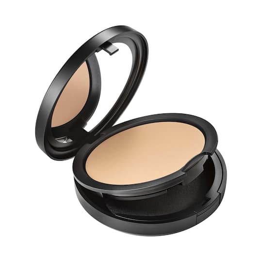 M.A.C Studio Fix Powder Plus Foundation - NC15 (12 g)