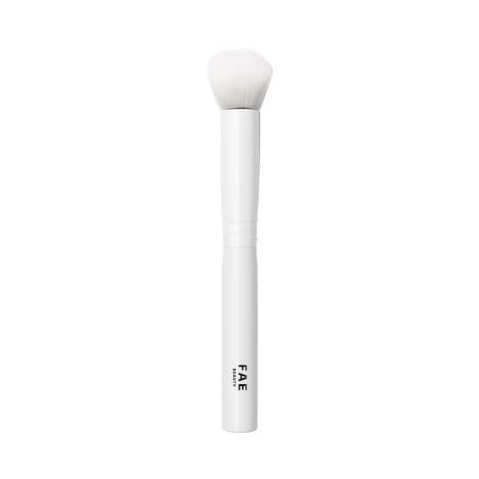 FAE BEAUTY Blush Brush Fluffy Dome-Shaped Brush - White