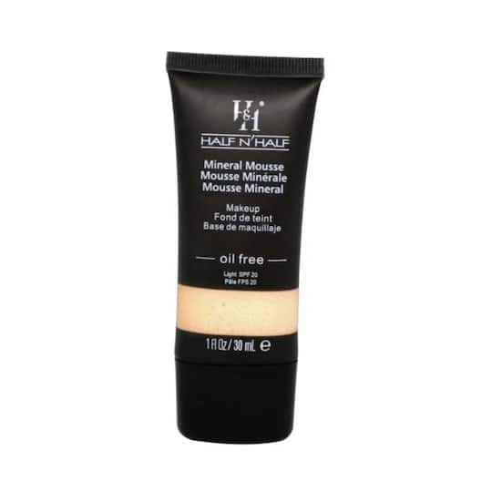 Half N Half Mineral Mousse Oil Free Foundation SPF 20 - 02 Light (30ml)