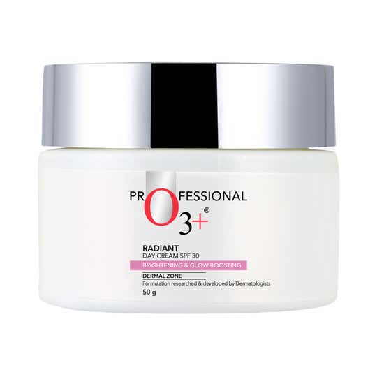 O3+ Radiant Day Cream Moisturiser Spf30 For Brightening & Glowing Skin All Skin Types (50 g)