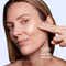 Clarins Bright Plus Dark Spot-Targeting Milky Essence (200 ml)